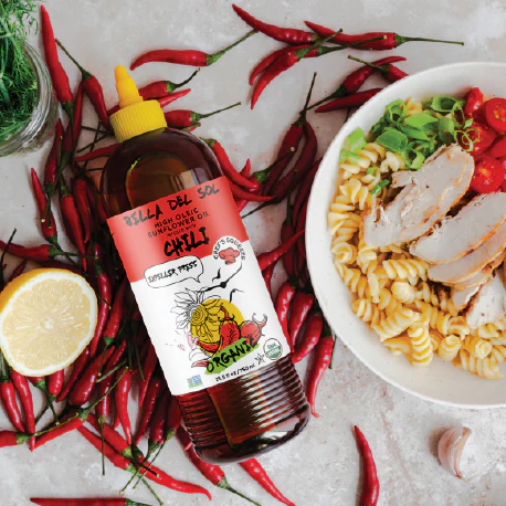 Bella Del Sol Squeezable Organic High Oleic Sunflower Oil Infused with Chili - Image 3